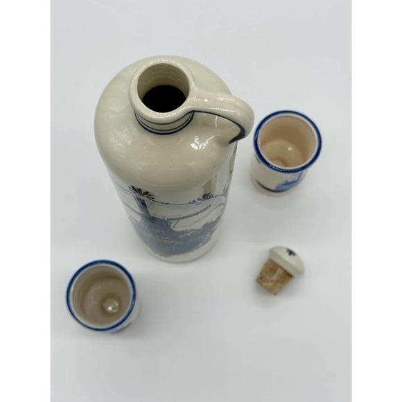 VINTAGE DELFT Blue Hand-painted DECANTER w/Cork with 6 Ceramic Raised Shot Cups - Picture 8 of 12